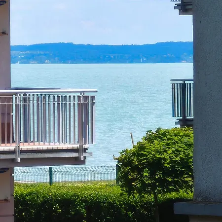 Balaton Golden Coast 公寓 *